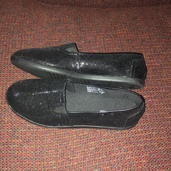 Women’s sparkle black AIRWALK slip on shoes size 6.5. new!! - Picture 2 of 6